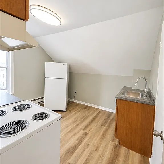 23 Brow St #3E — Photo 9