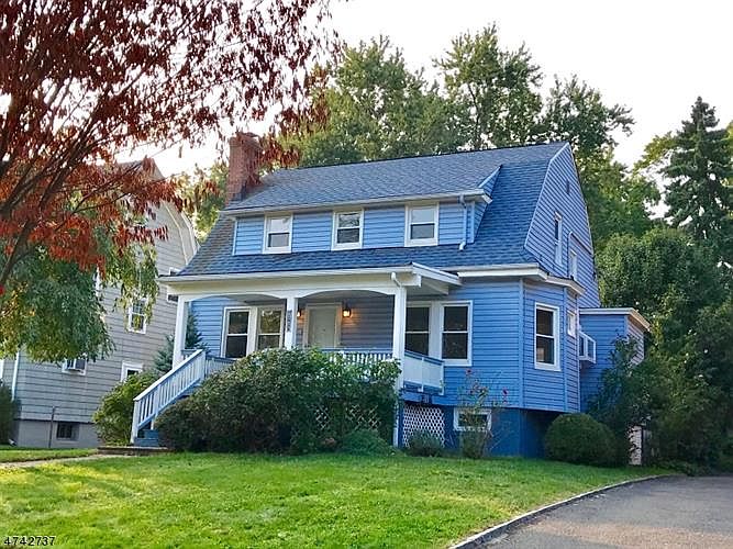 1st image of 141 College Pl