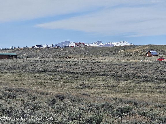 5th image of 5 E Beaver Ridge Rd