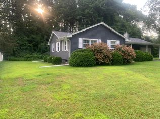 20 Newcastle Rd, Halfmoon, NY 12065