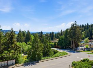 5780 Trail Ave #302, Sechelt, BC V7Z 0K5