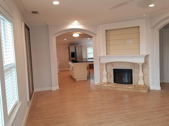 2nd image of 2135 Upton Ct S