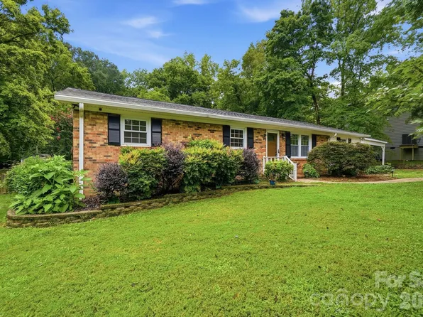 6081 Cambridge Dr, Harrisburg, NC 28075