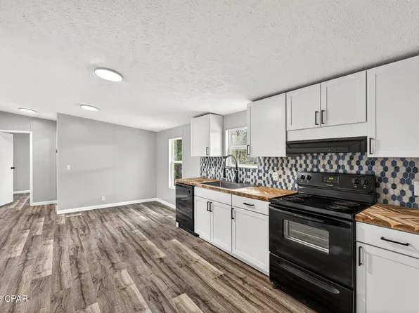 1532 Nassau St, Southport, FL 32409