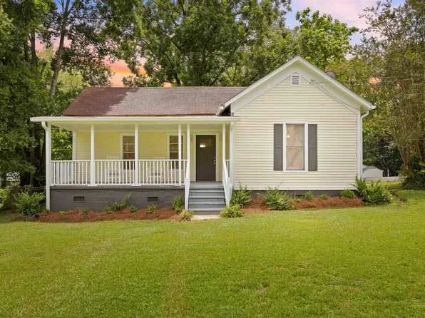 189 Center Ave W, Graysville, AL 35073