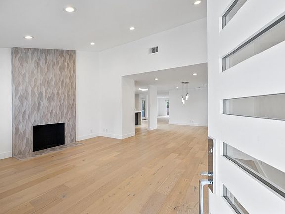 3rd image of 1823 Anamor St