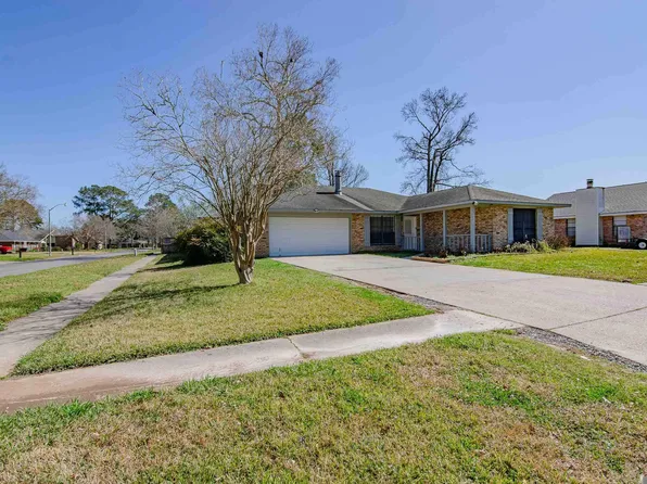 1426 Tanglebriar Dr, Baton Rouge, LA 70810