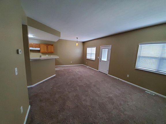 4th image of 102 Wagnalls Ct