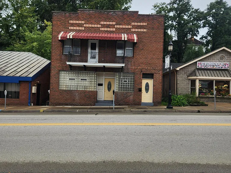 114 W Main St — Photo 14