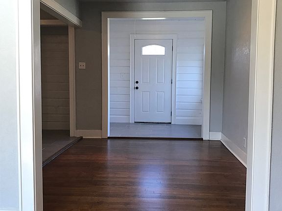 View: Living Room to Front