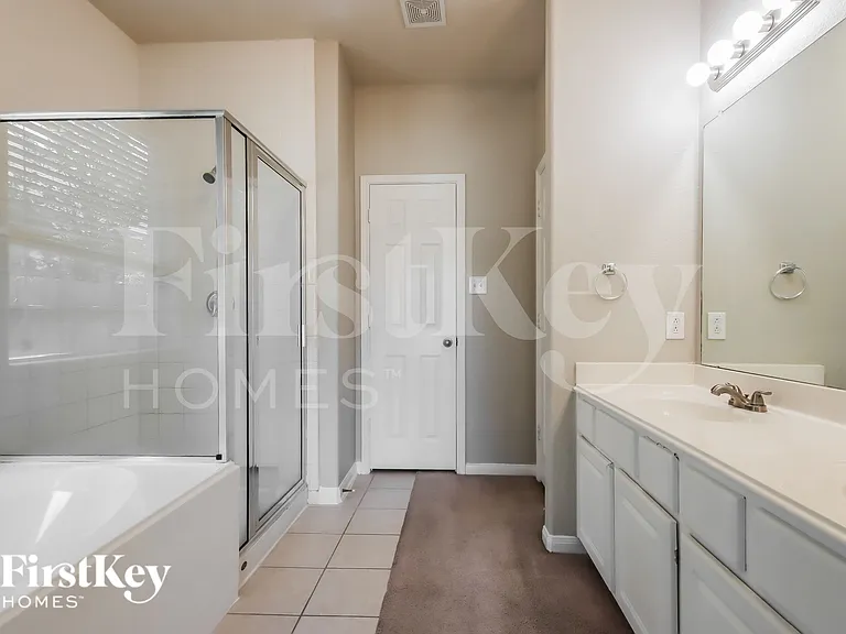 19107 Crystola Park — Photo 10