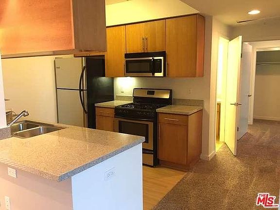 5th image of 626 Broadway APT 408