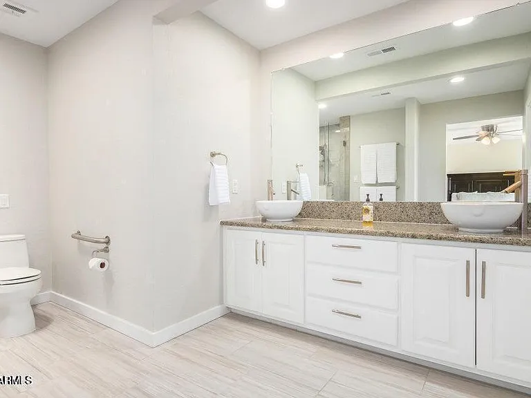 956 Castillo Dr E — Photo 23