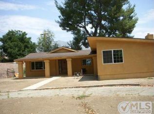 13350 Gladstone Ave, Sylmar, CA 91342