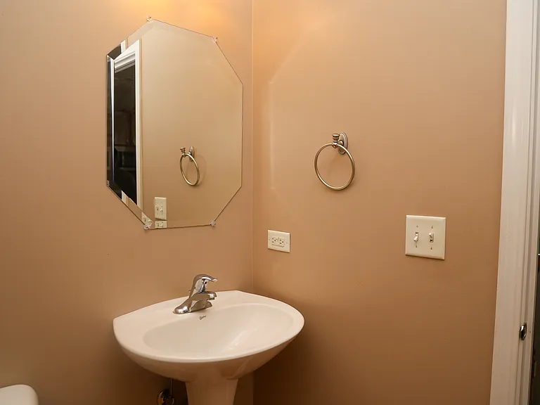 217 Comstock Dr — Photo 19