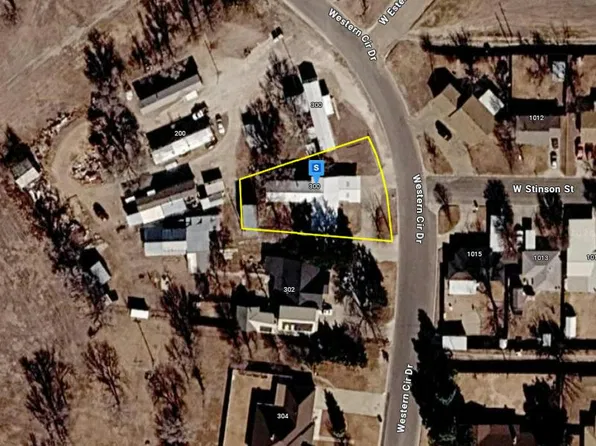 300 Western Cir, Dimmitt, TX 79027