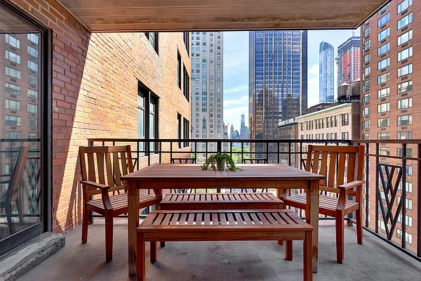 Sold by Cooper & Cooper Real Estate | media 3