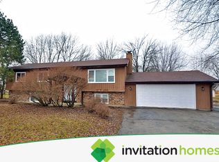 11S490 Book Rd, Naperville, IL 60564