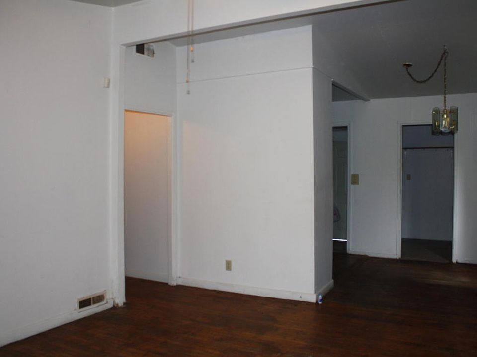 2nd image of 1906 43rd Ave