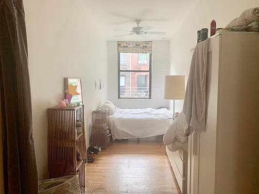 Rented by A P Realty Group NY LTD | media 52