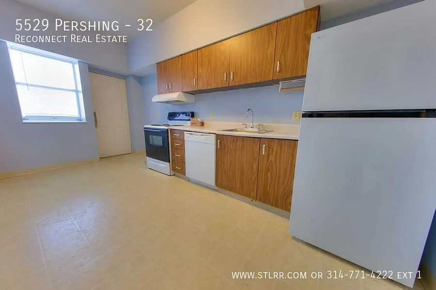 Brand new fully renovated 2 bed 1 bath unit with off street parking! — Photo 3