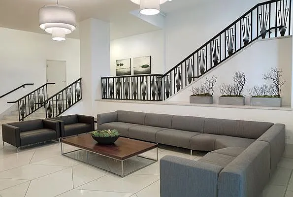 Lobby - 758 N Larrabee St #816
