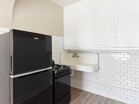 3rd image of 4588 N Elston Ave APT 306