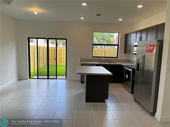 3rd image of 20651 NE 7th Ct