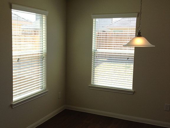 2-Dining_Drake-R_06092014