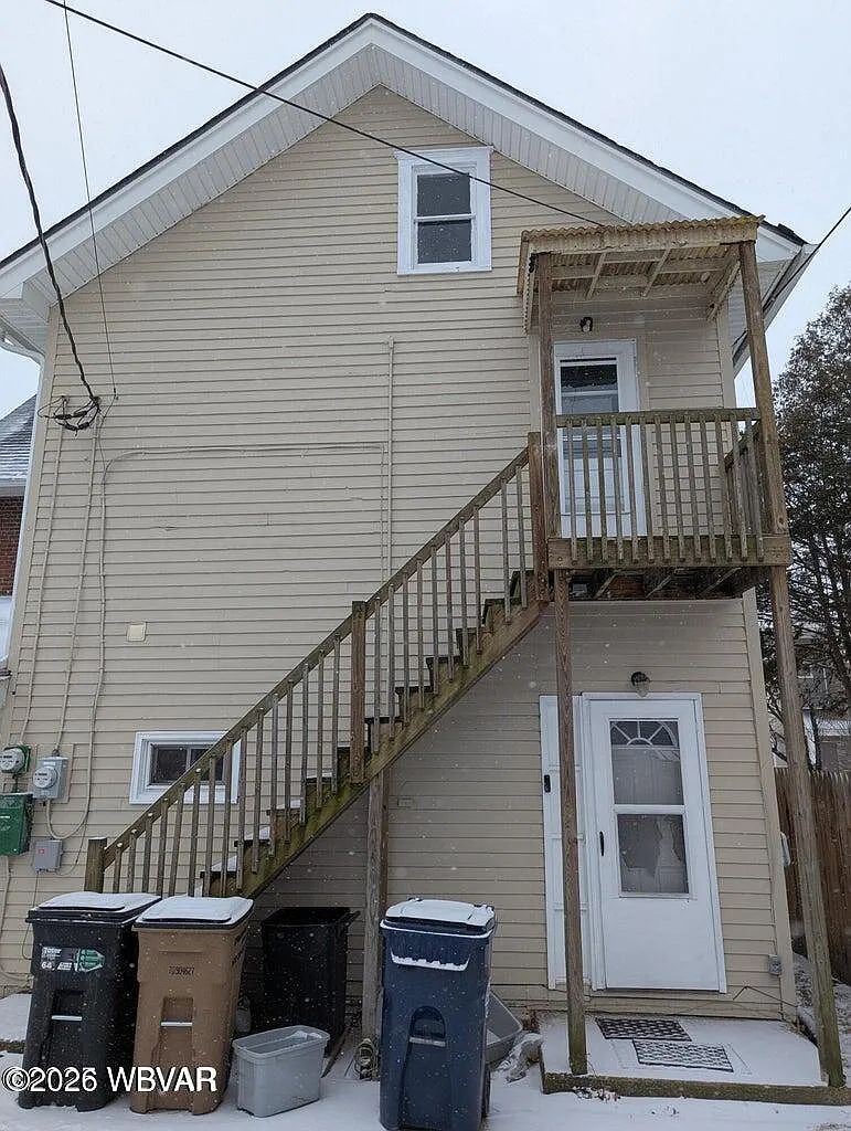 Building Photo - 1612 Memorial Ave #2
