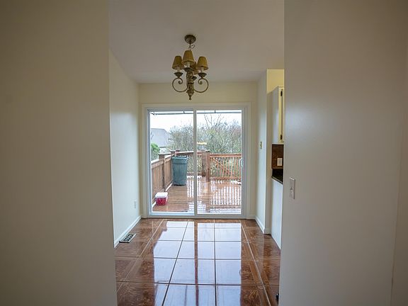 5th image of 213 Fairfield Dr