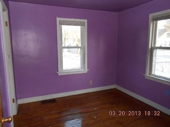 3rd image of 610 Smith Ave