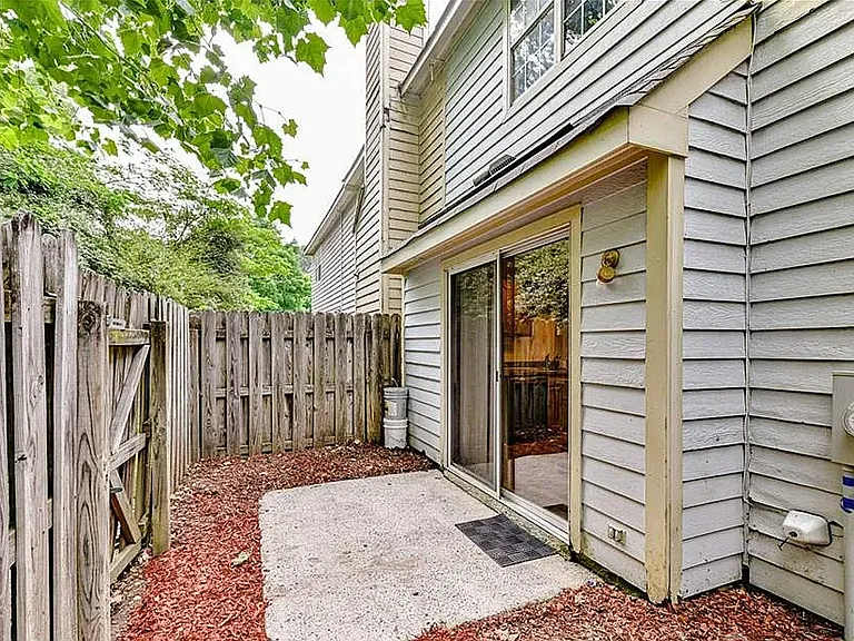3640 Huyton Ct — Photo 34