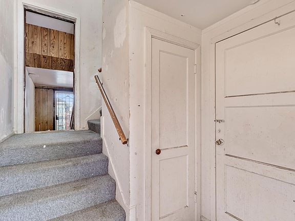 5th image of 1887 42nd Ave