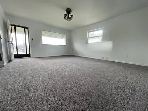 6564 N Waverly St — Photo 5
