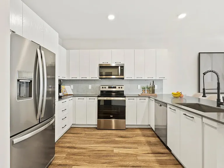 Azalea Luxury Apartments — Photo 4