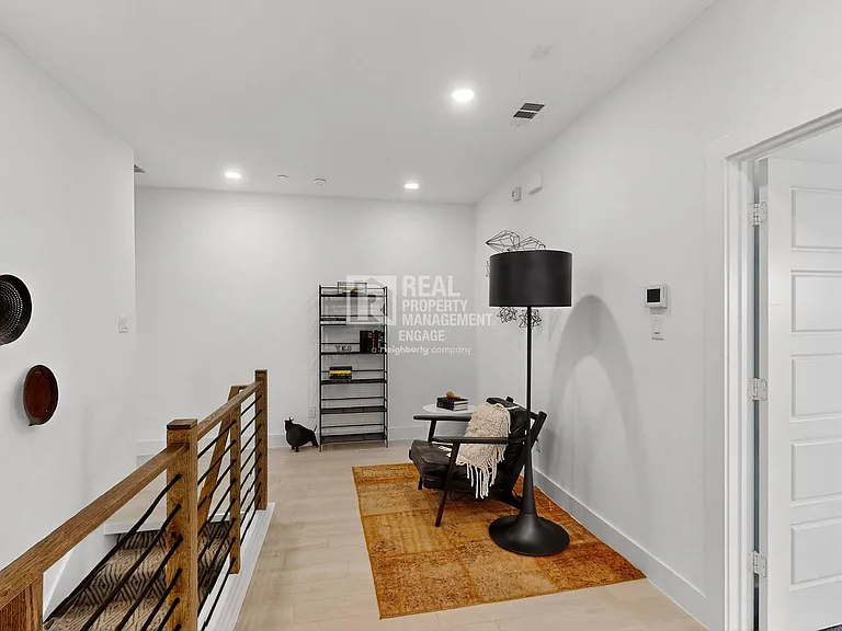 1077 Maverick Dr — Photo 29