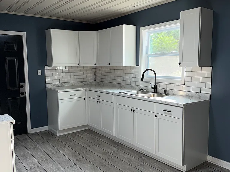 2377 Malone Ave — Photo 15