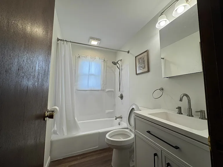 67 Lyness St — Photo 10