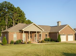 313 Dartmoor Dr, Killen, AL 35645