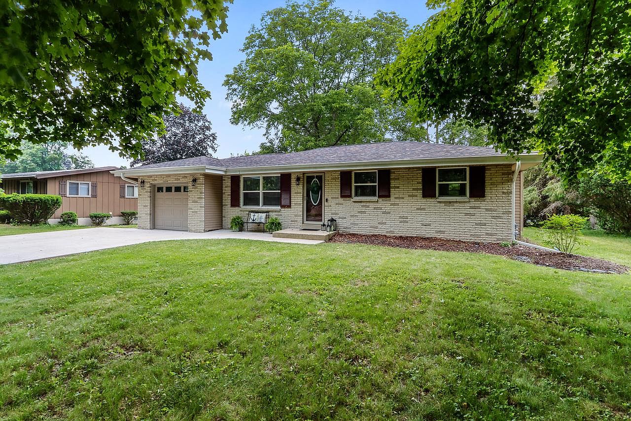 1030 Lake Geneva BOULEVARD, Lake Geneva, WI 53147 MLS 1840893 Zillow