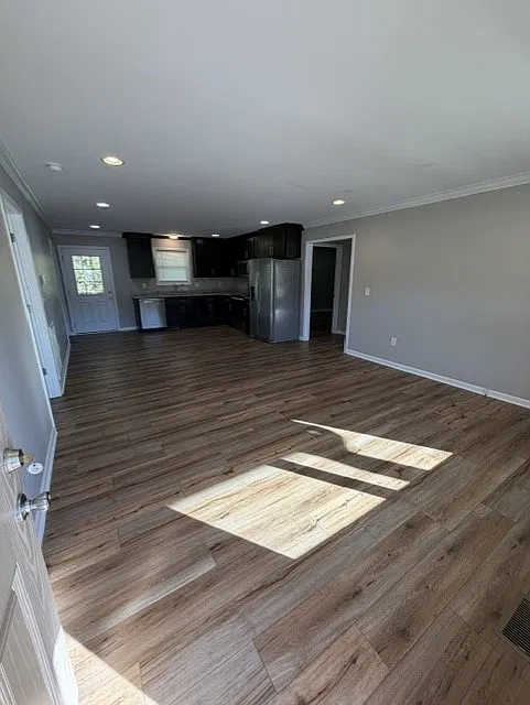3 bed, 1350 sqft, $1,795 — Photo 2