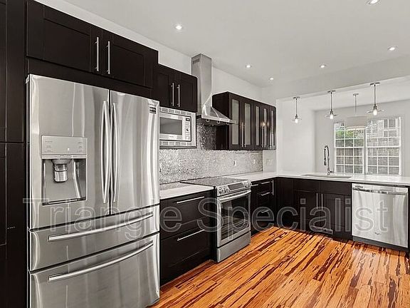 2nd image of 7648 Astoria Pl