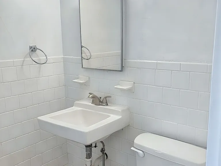 8 Main St #2 — Photo 6