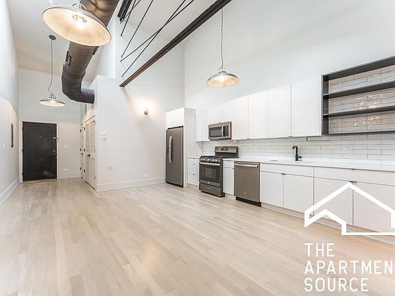 3rd image of 3059 W Logan Blvd #5