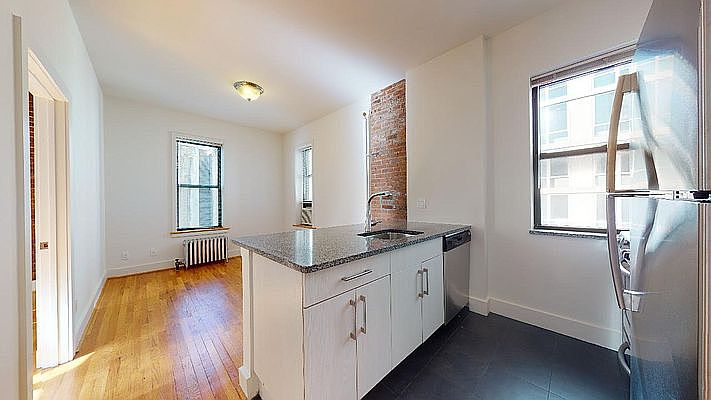 1st image of 129 E 97th St APT 5A