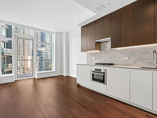 27-20 42nd Rd #8J, Long Island City, NY 11101