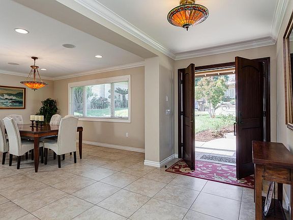 4th image of 4905 Angeles Crest Cir