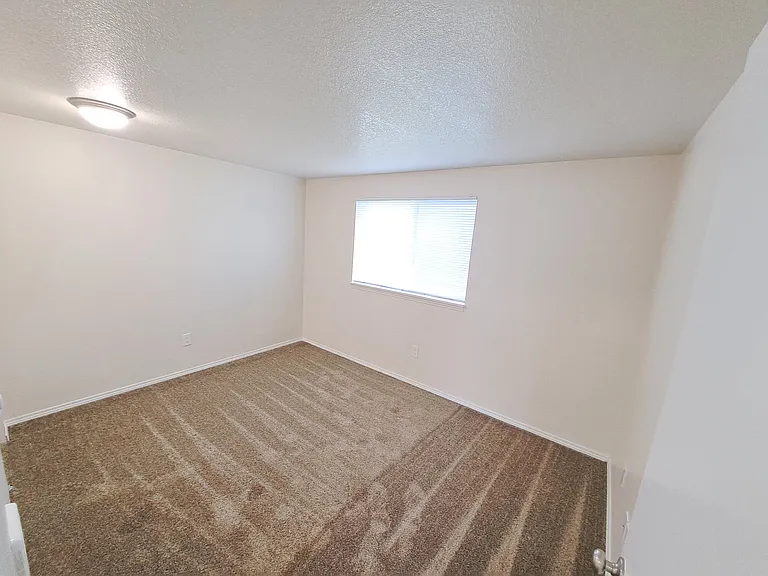 Park Avenue Village Apartments — Photo 20