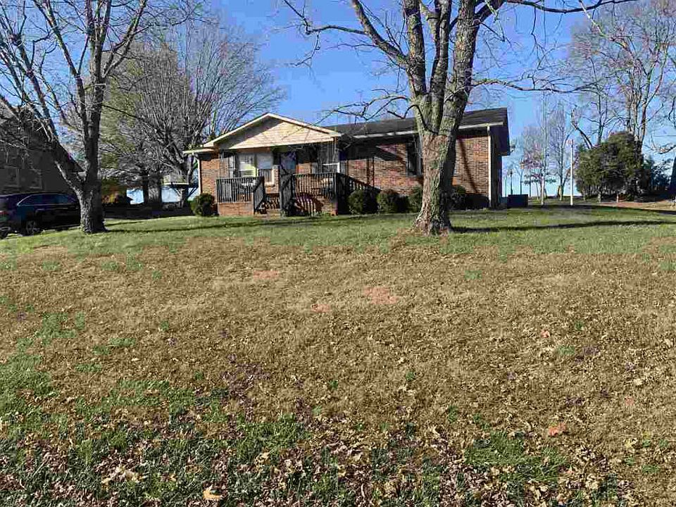 2nd image of 206 Honeysuckle Rd